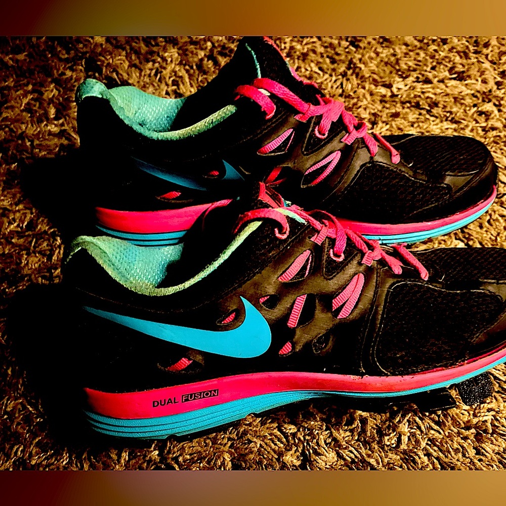 Women’s Nike Dual Fusion Lite Running Shoes US Size 9